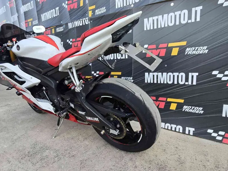 Yamaha YZF R6 (2006 - 07) (5)