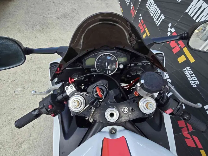 Yamaha YZF R6 (2006 - 07) (11)