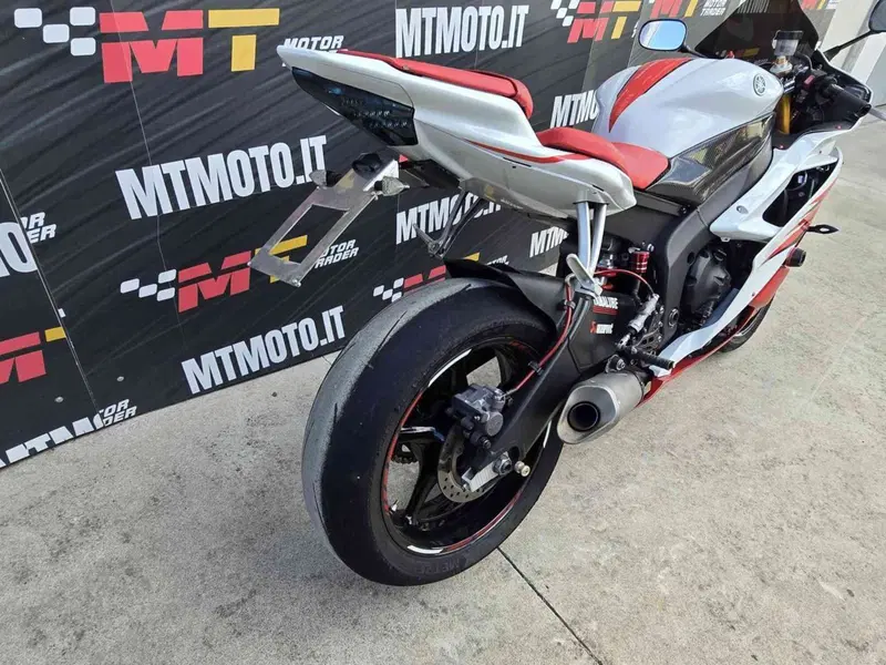 Yamaha YZF R6 (2006 - 07) (6)