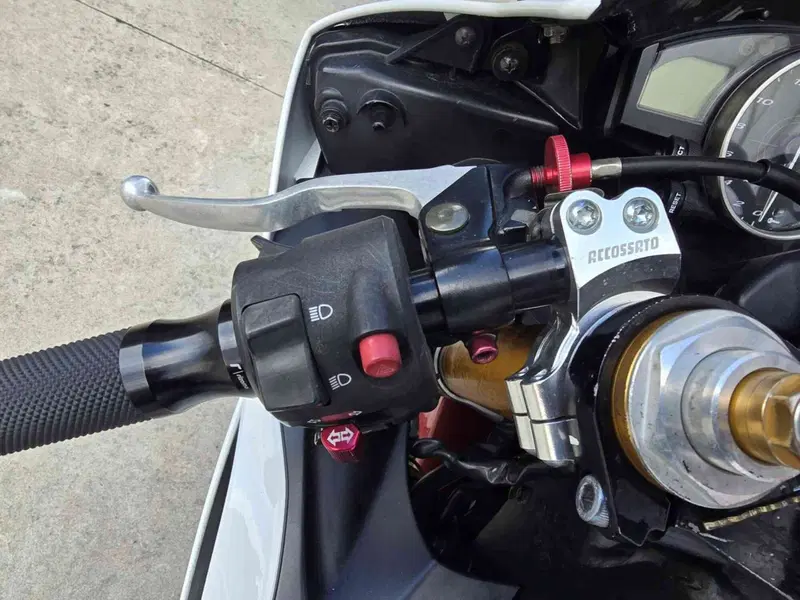 Yamaha YZF R6 (2006 - 07) (12)