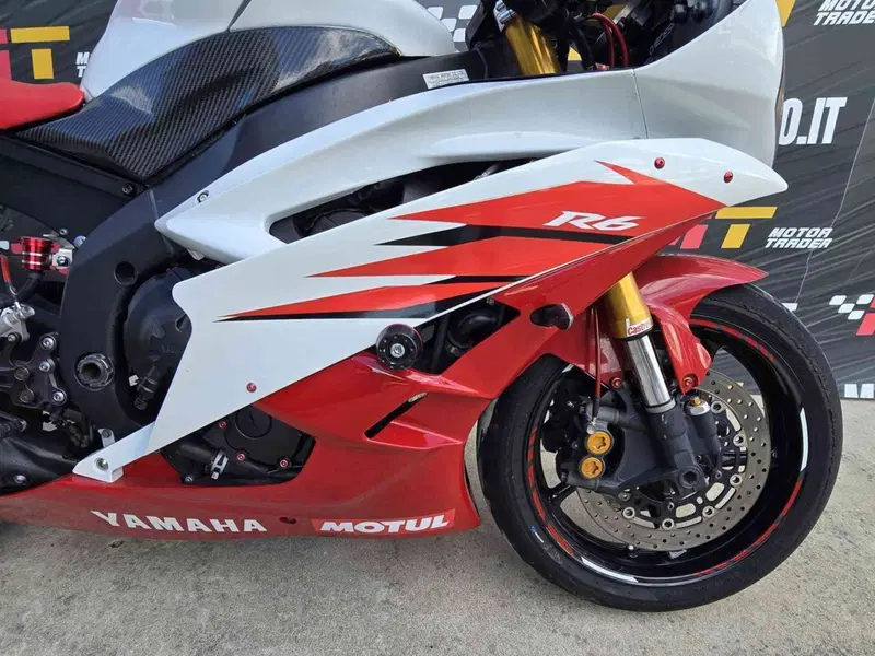 Yamaha YZF R6 (2006 - 07) (9)