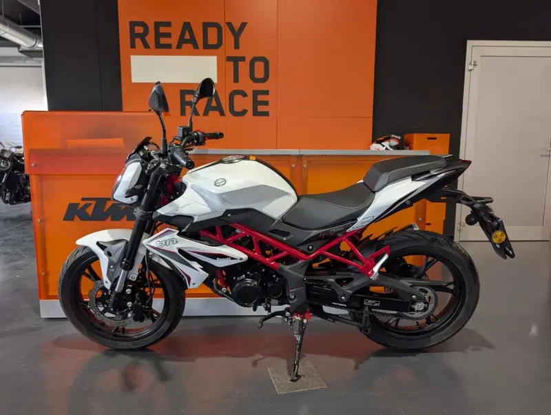 Benelli BN 125 (2021 - 25) (2)