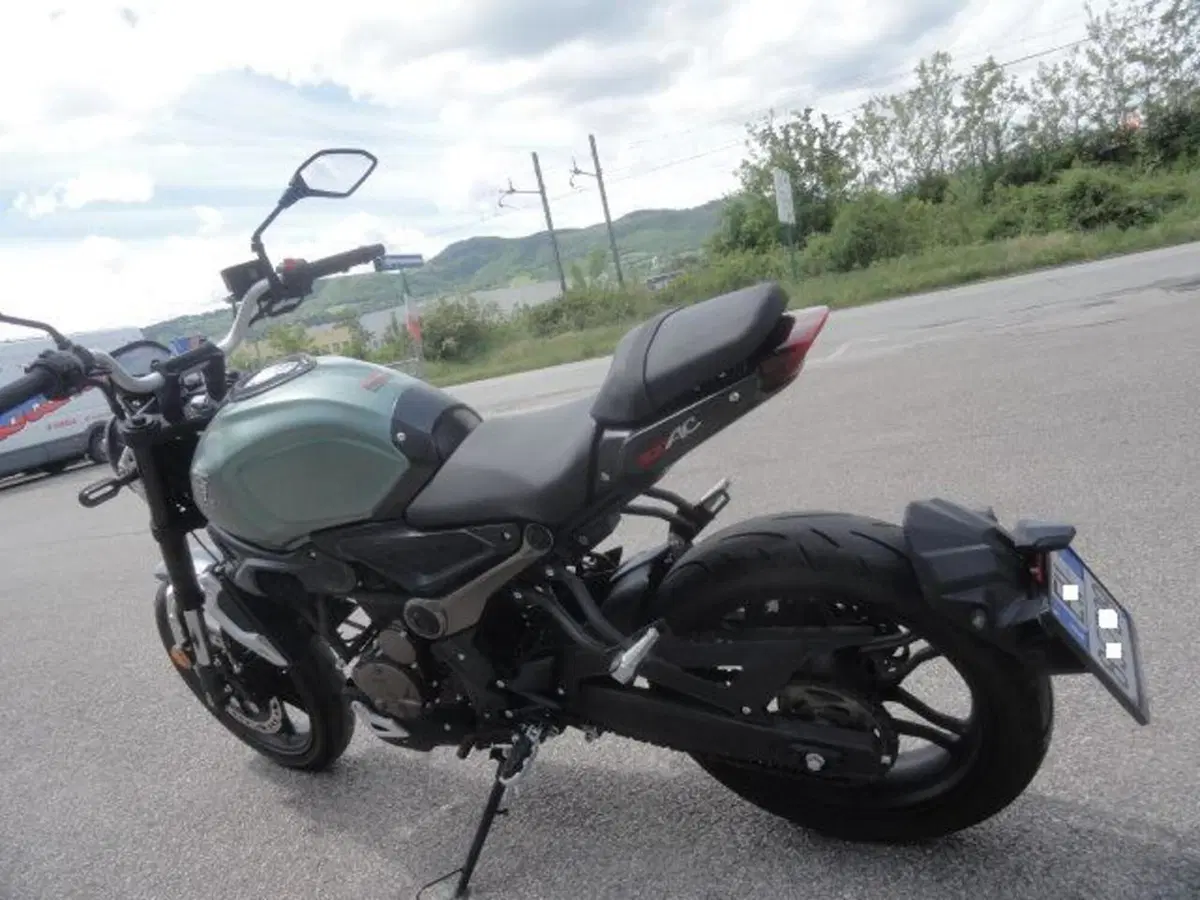 Voge Trofeo 300AC (2021 - 26) (6)