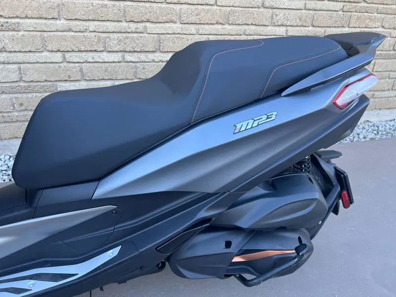 Piaggio MP3 530 Hpe Exclusive (2025 - 26) (7)