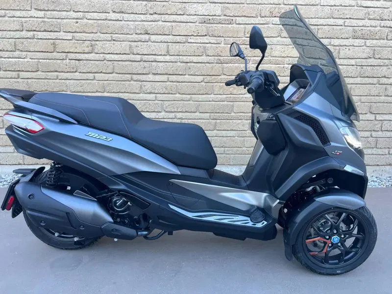 Piaggio MP3 530 Hpe Exclusive (2025 - 26) (8)