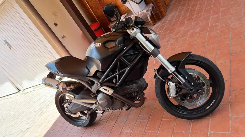 Ducati Monster 696 (2008 - 13) (3)