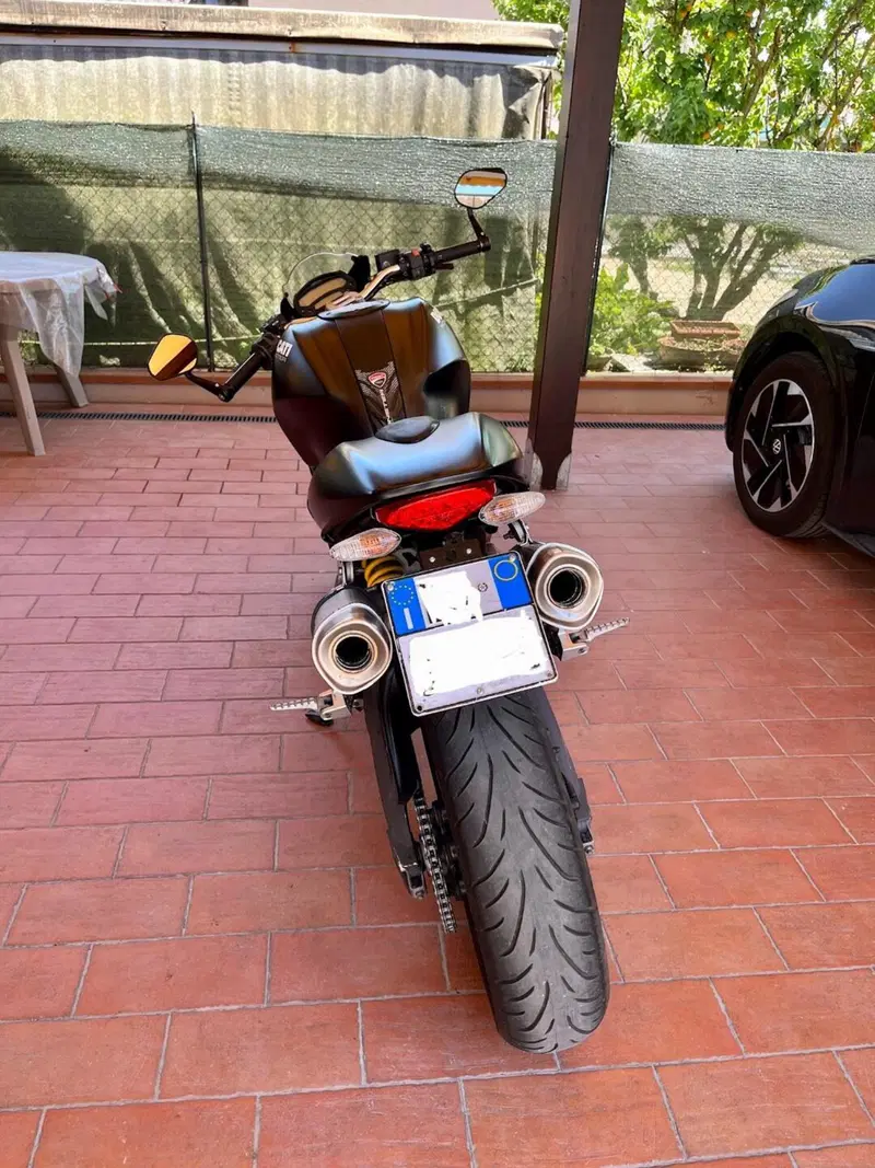 Ducati Monster 696 (2008 - 13) (4)