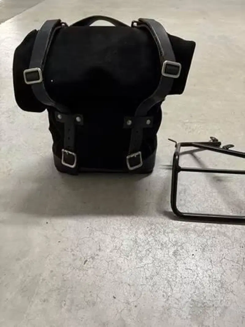Borsa Unit Garage canvas 10l-14l nero + telaio dx BMW (3)