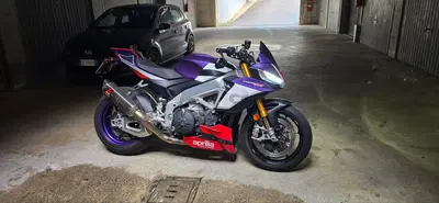Aprilia Tuono V4 Factory (2021 - 24) usata