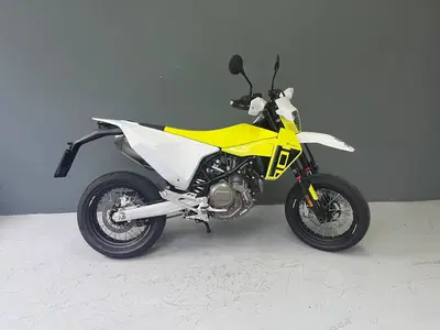 Husqvarna 701 Supermoto (2026) usata