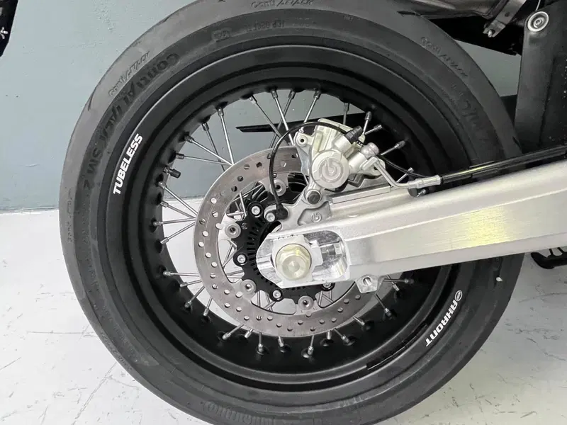 Husqvarna 701 Supermoto (2026) (15)