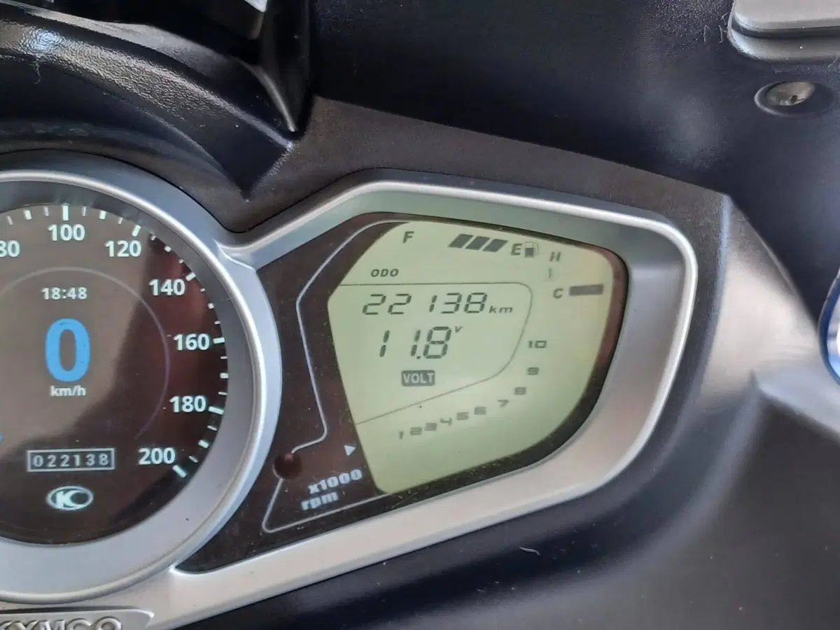 Kymco Xciting 400i S ABS (2019 - 20) (8)