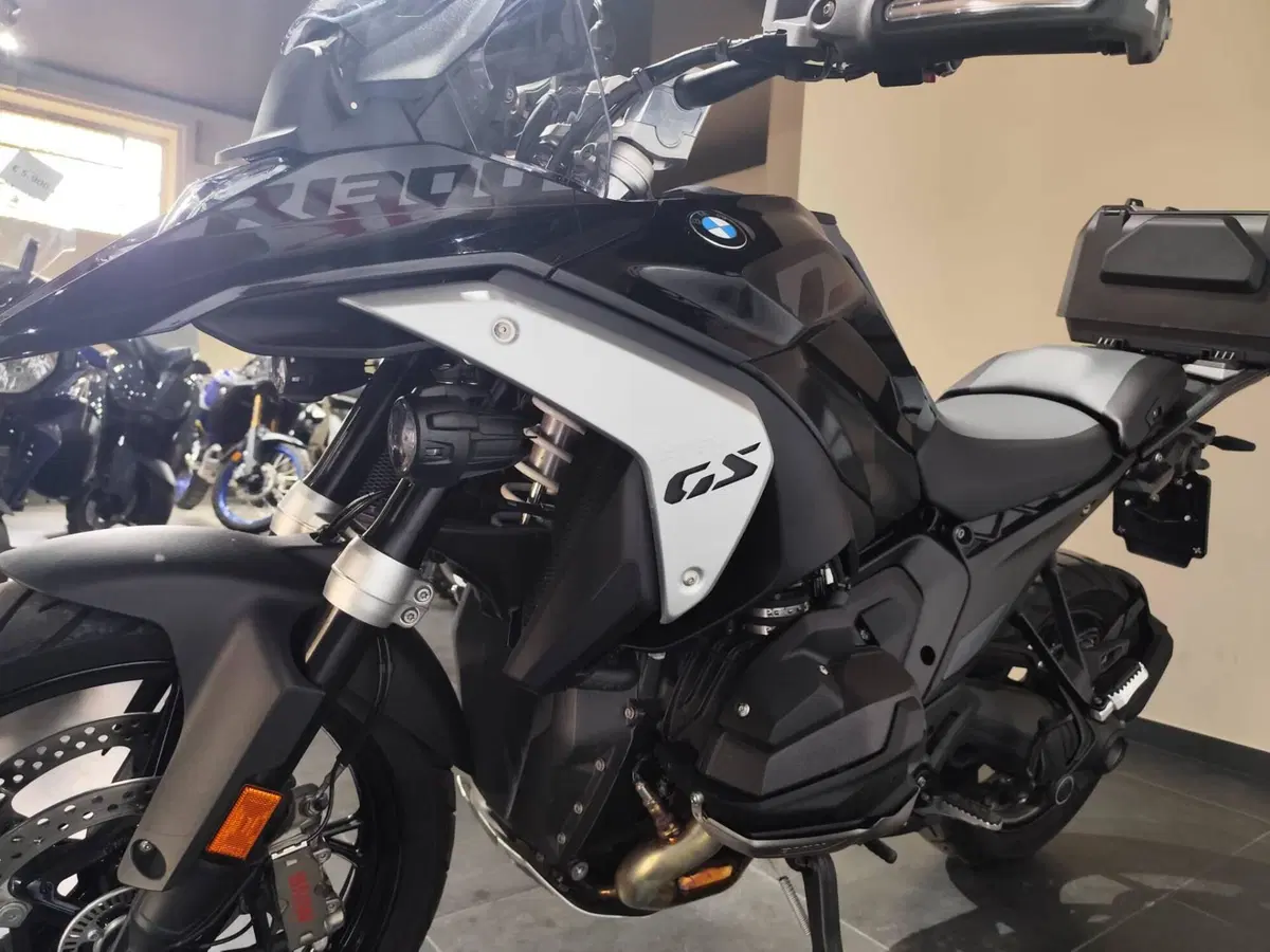 Bmw R 1300 GS Triple Black (2023 - 26) (4)
