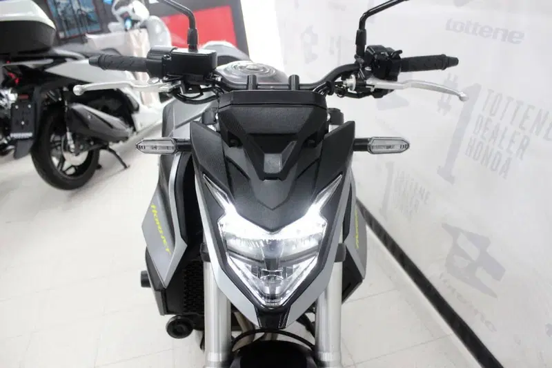 Honda CB 750 Hornet (2023 - 24) (4)