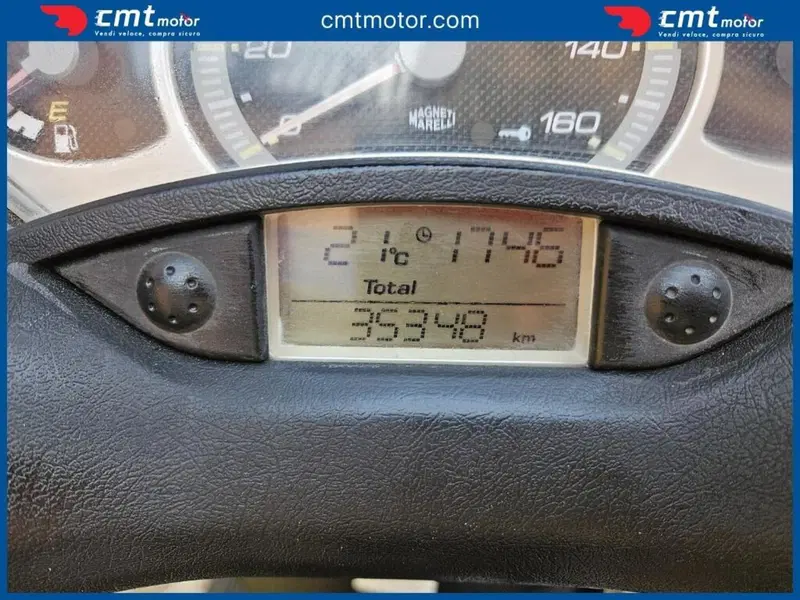 Yamaha X-Max 250 (2007 - 09) (5)