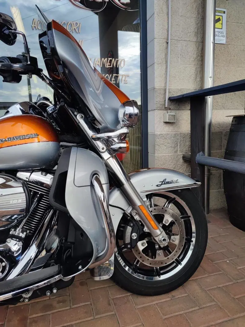Harley-Davidson 1690 Electra Glide Ultra Limited (2014 - 15) - FLHTK (4)