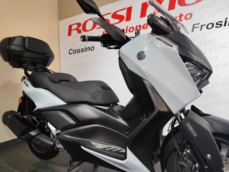 Yamaha X-Max 300 Tech Max (2025 - 26) (3)