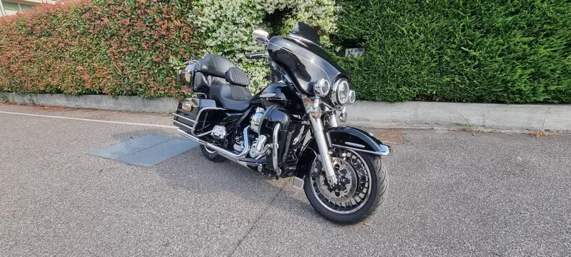 Harley-Davidson 1690 Electra Glide Ultra Limited (2010 - 13) - FLHTK (3)