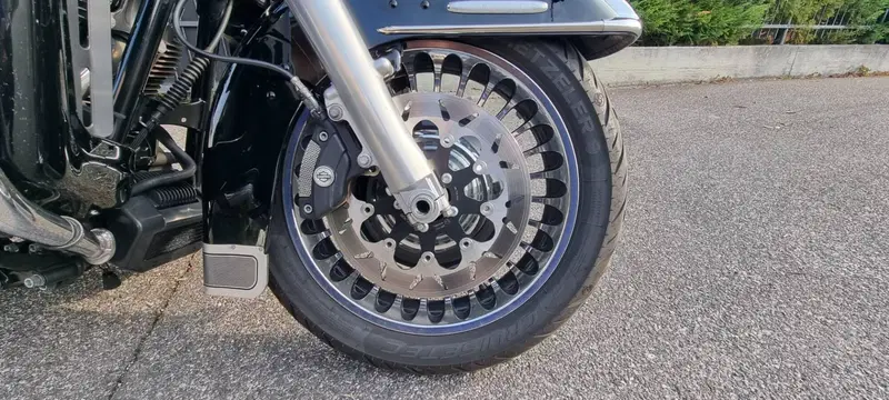Harley-Davidson 1690 Electra Glide Ultra Limited (2010 - 13) - FLHTK (4)