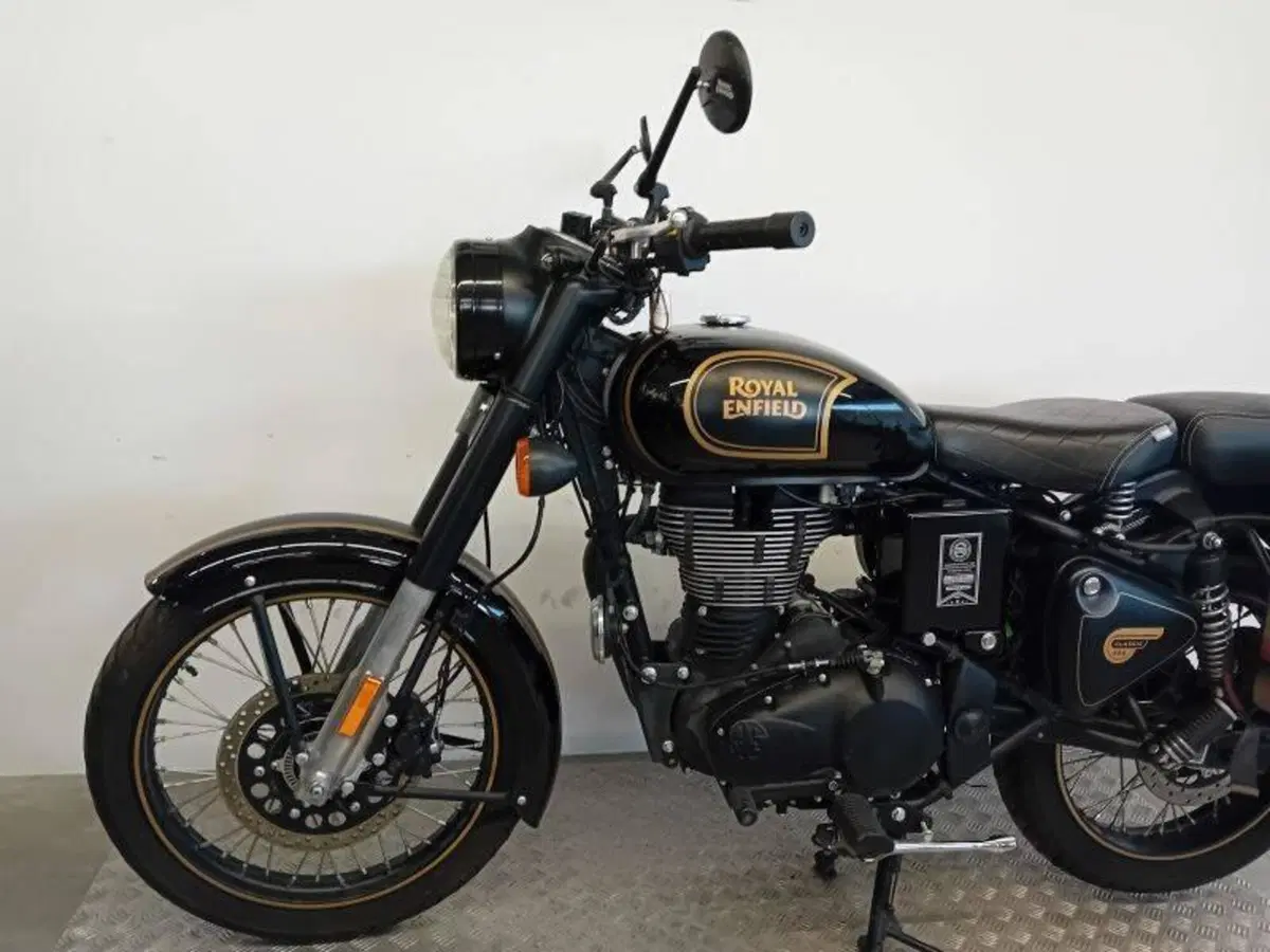Royal Enfield Classic 500 EFI Tribute (2021) (4)