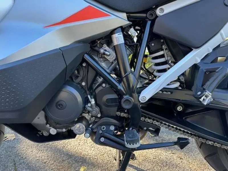 KTM 1290 Super Adventure S (2022 - 25) (4)