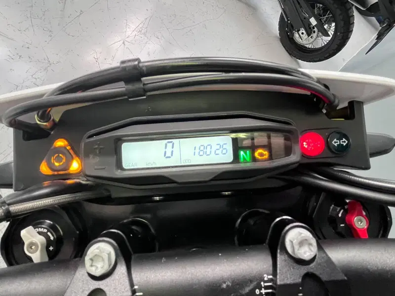 Husqvarna 701 Supermoto (2023 - 25) (11)