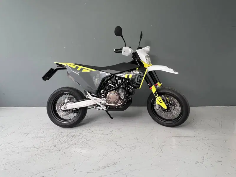Husqvarna 701 Supermoto (2023 - 25)