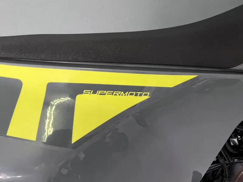 Husqvarna 701 Supermoto (2023 - 25) (17)