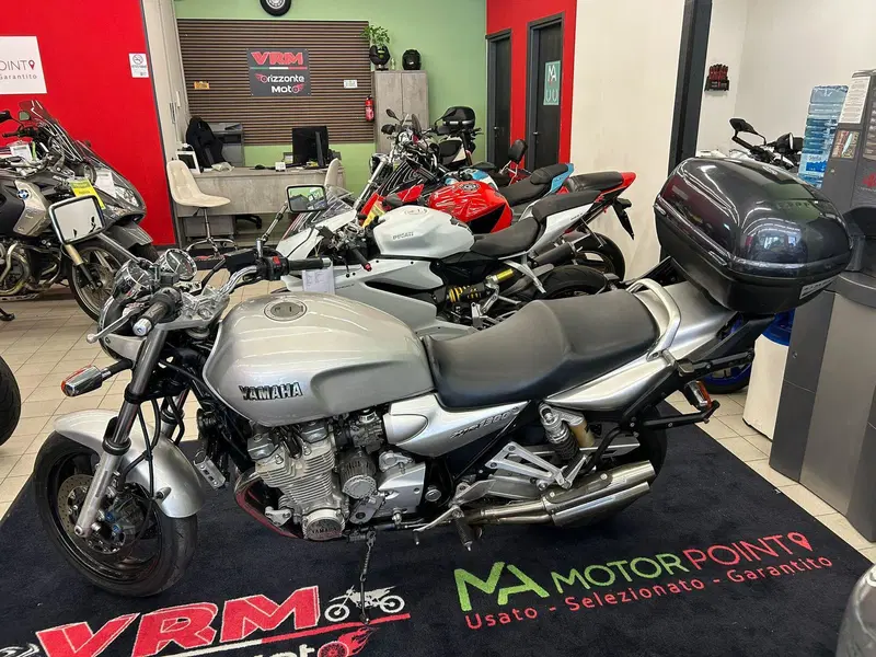 Yamaha XJR 1300 (1999 - 02)