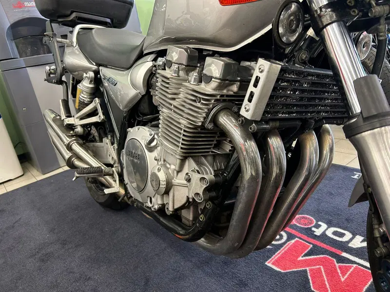 Yamaha XJR 1300 (1999 - 02) (3)