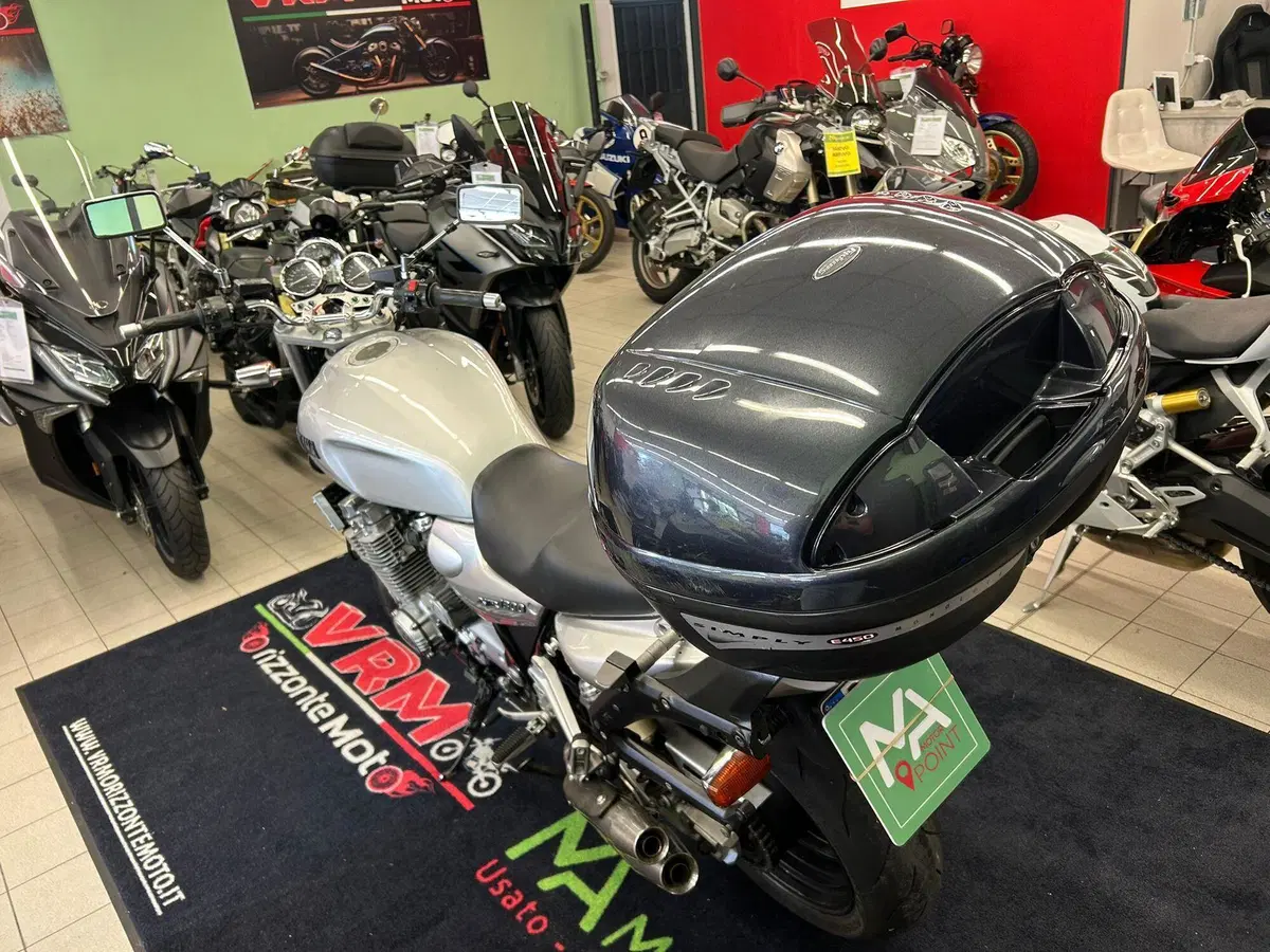 Yamaha XJR 1300 (1999 - 02) (4)