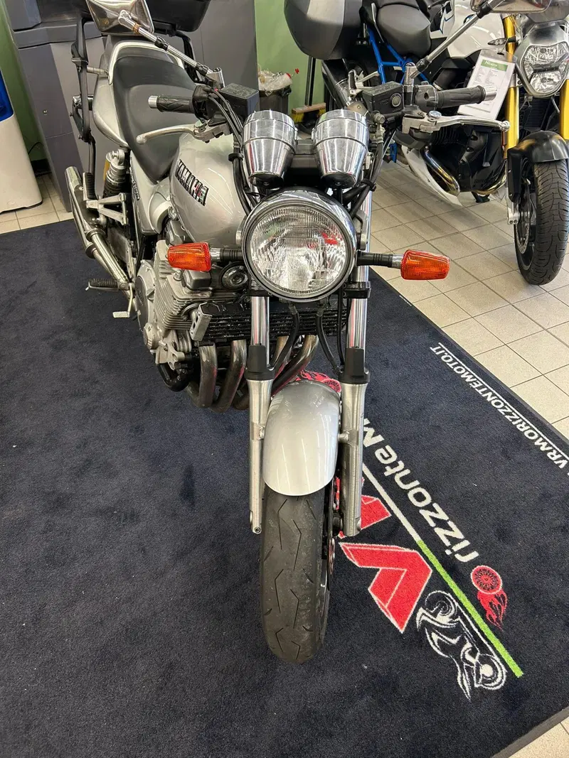 Yamaha XJR 1300 (1999 - 02) (5)