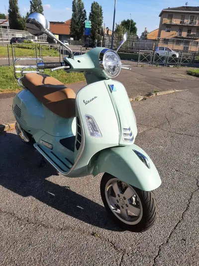 Vespa GTS 300 Hpe (2021 - 22) usata