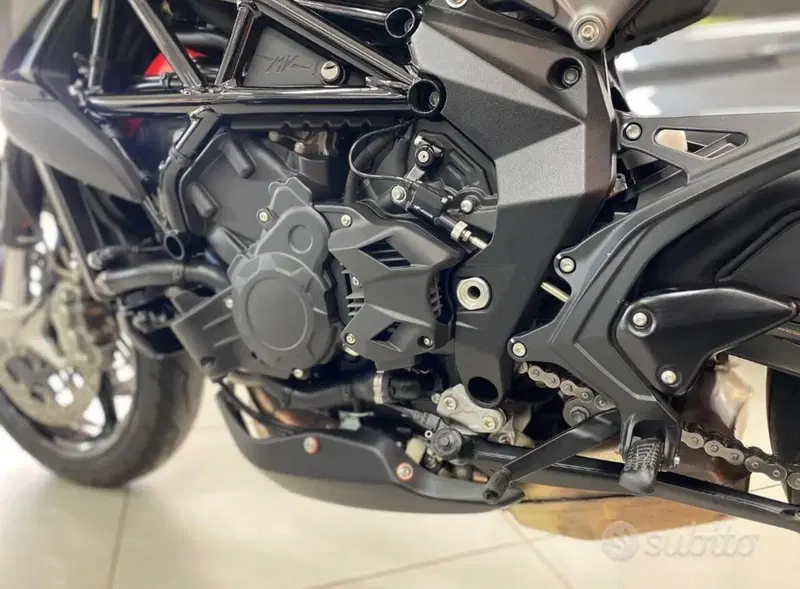 MV Agusta Brutale 800 RR (2021 - 25) (2)
