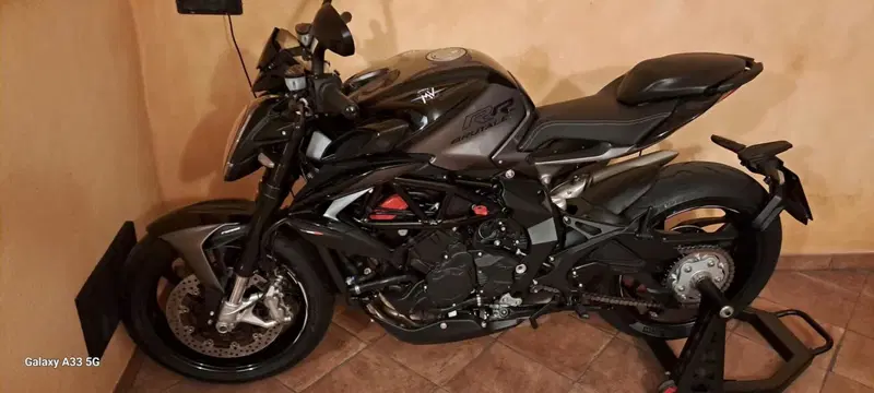 MV Agusta Brutale 800 RR (2021 - 25) (4)