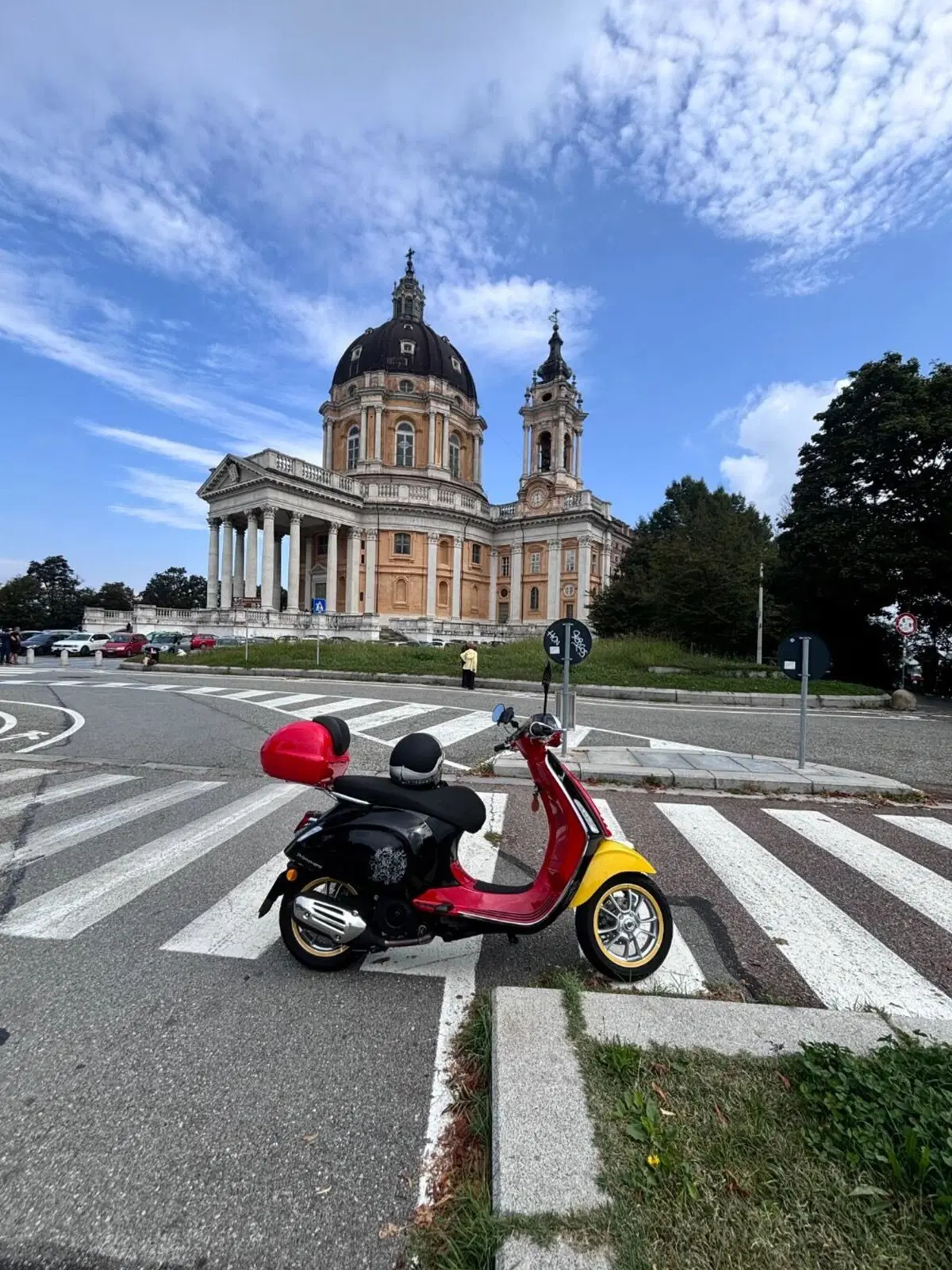 Vespa Primavera 150 Disney Mickey Mouse Edition by Vespa (2023 - 24)