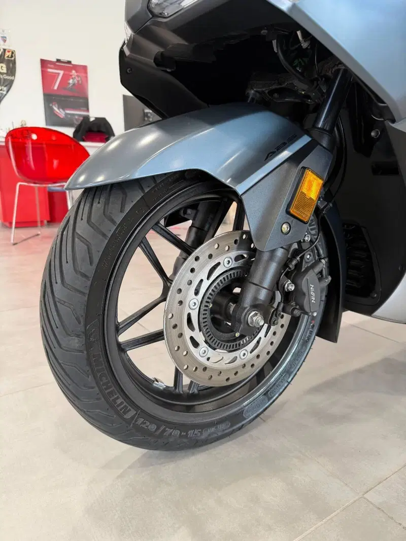 Honda Forza 350 (2022 - 24) (12)