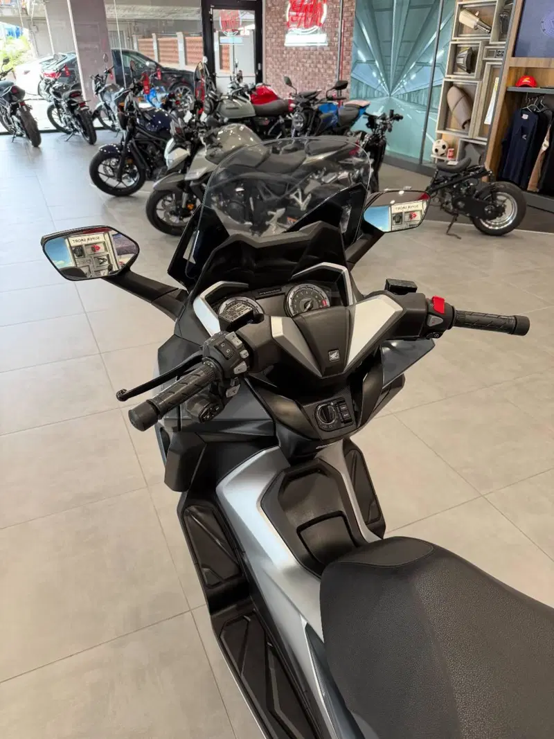 Honda Forza 350 (2022 - 24) (9)