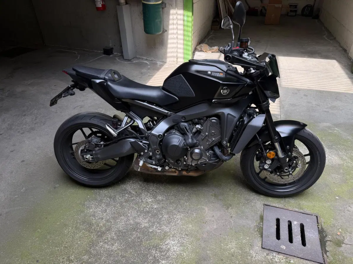 Yamaha MT-09 Y-AMT (2024 - 26)