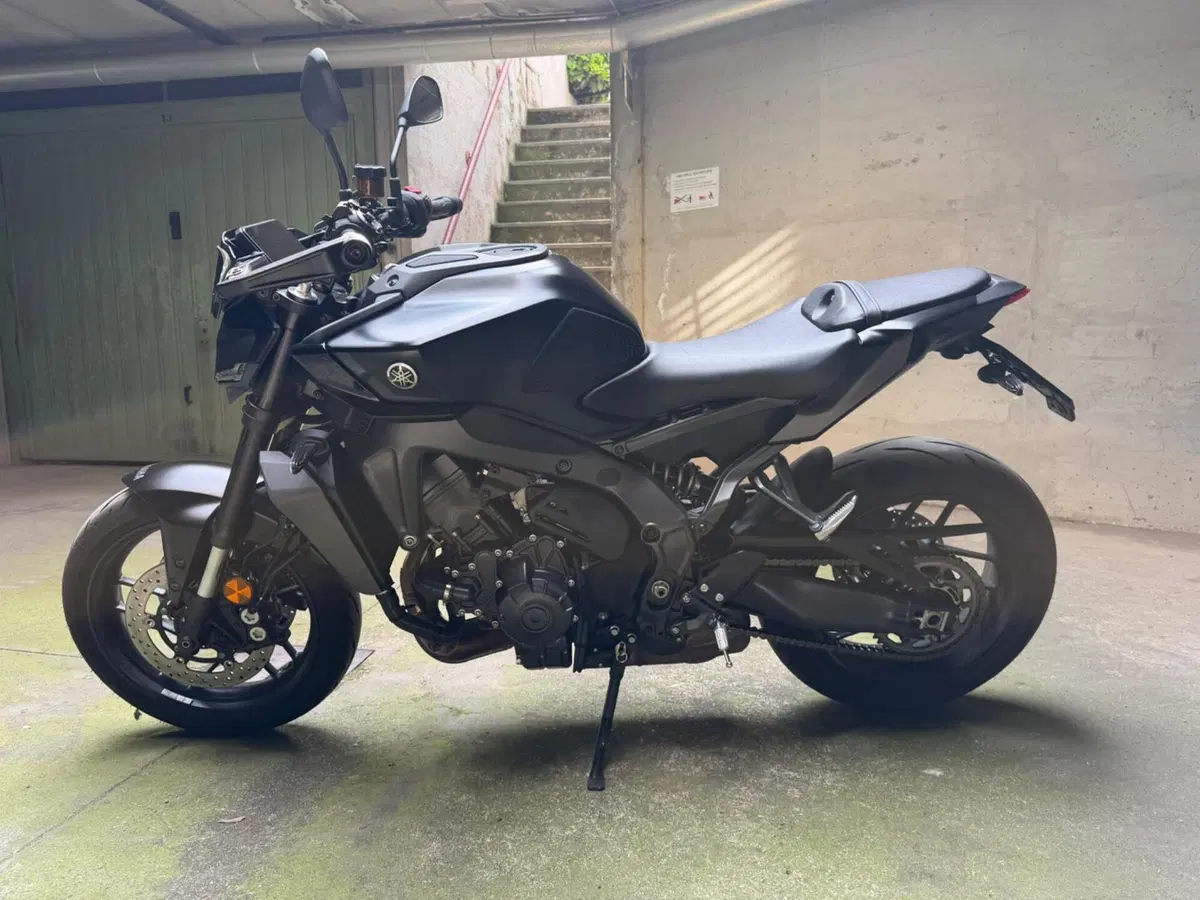 Yamaha MT-09 Y-AMT (2024 - 26) (5)