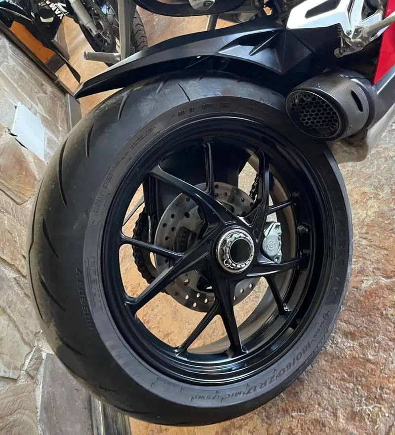 Ducati Panigale V2 955 (2020) (13)