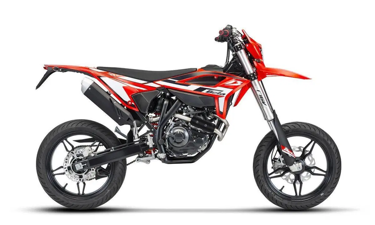 Betamotor RR 125 4T Motard T (2025 - 26) (3)