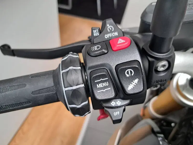 Bmw R 1250 R (2021 - 25) (7)