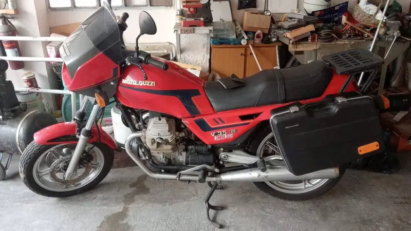 Moto Guzzi V35 III