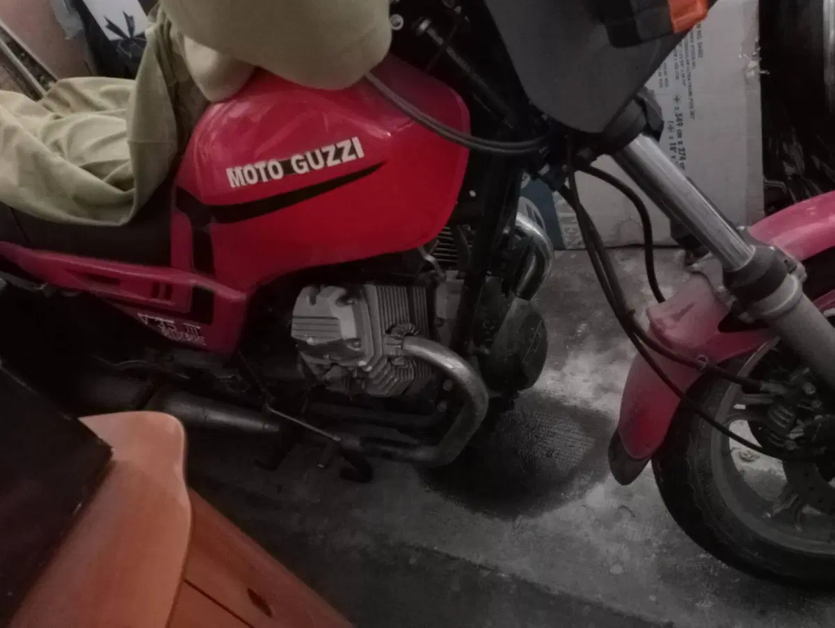 Moto Guzzi V35 III (3)