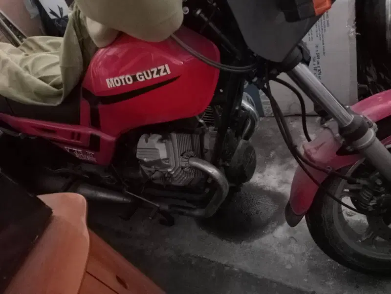 Moto Guzzi V35 III (3)