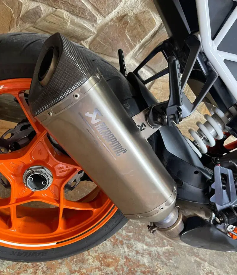 KTM 1290 Super Duke R SE ABS (2016) (9)