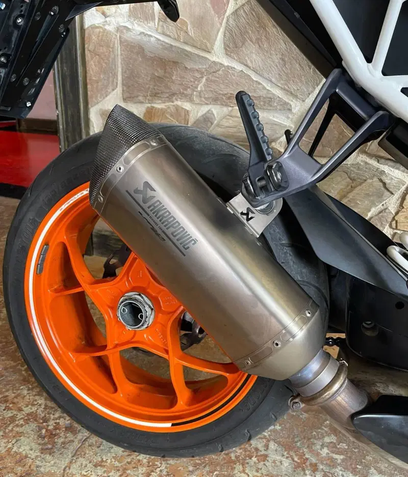KTM 1290 Super Duke R SE ABS (2016) (10)