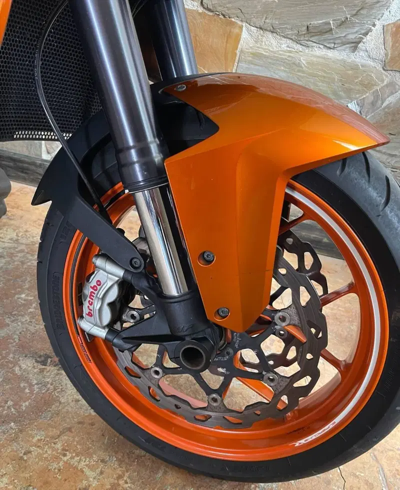 KTM 1290 Super Duke R SE ABS (2016) (13)
