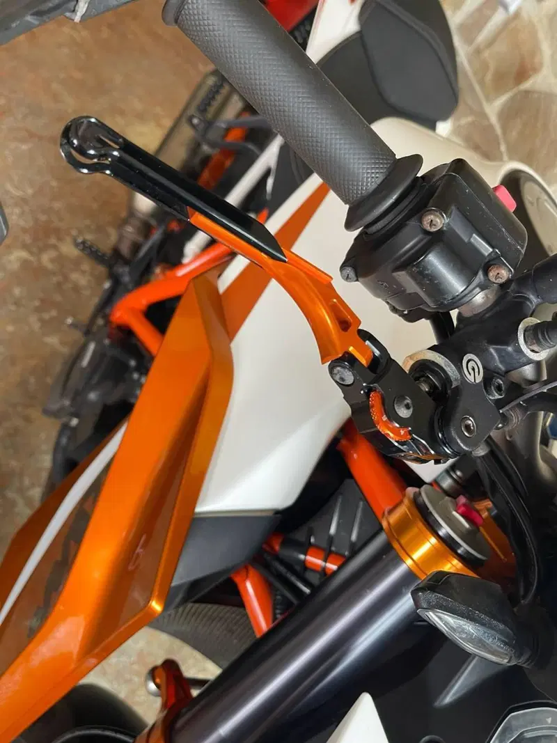 KTM 1290 Super Duke R SE ABS (2016) (14)
